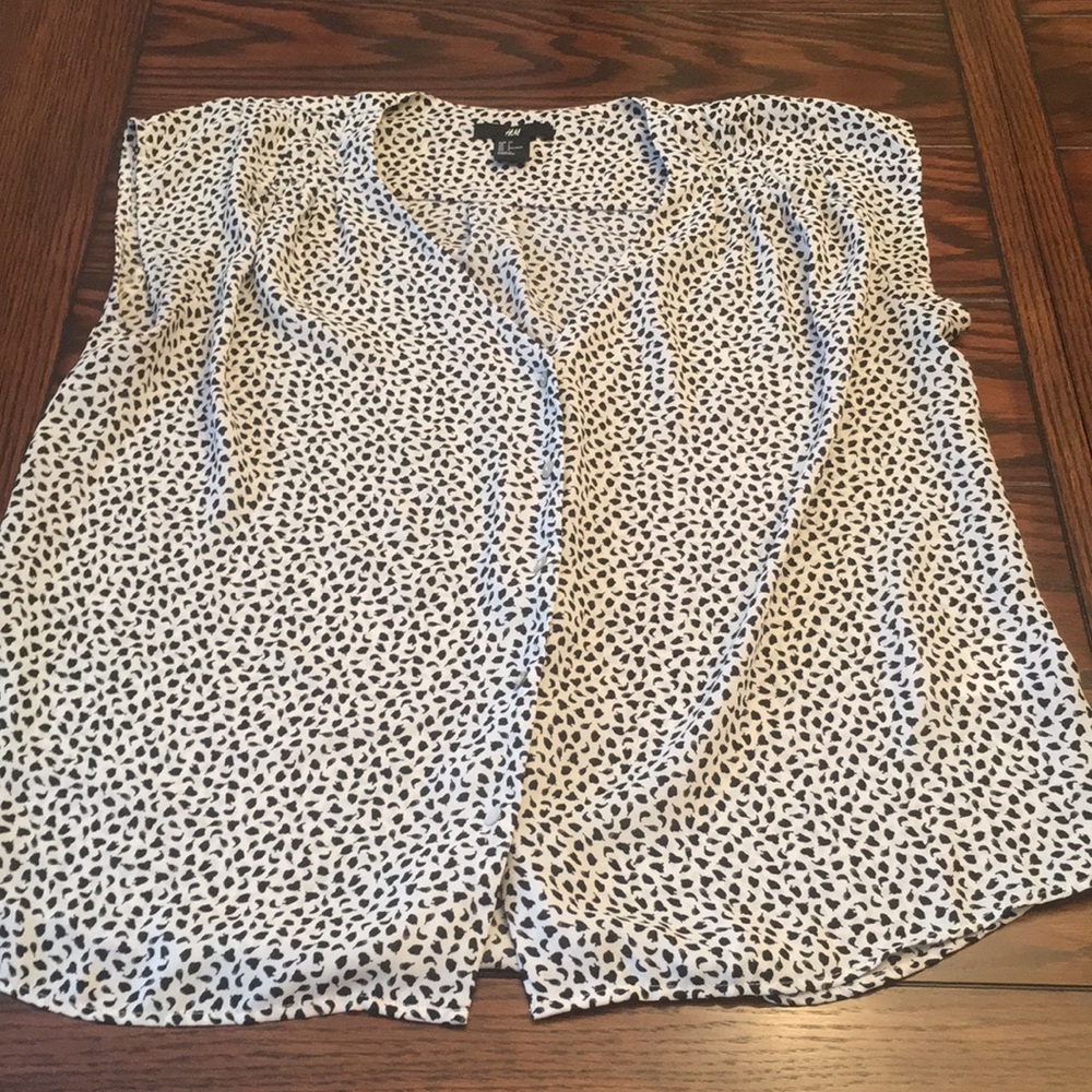 Black and white oversized tank